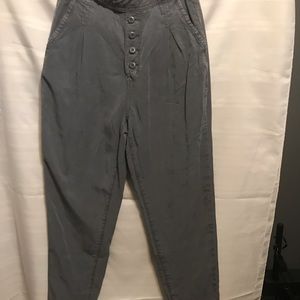 American Eagle Pants. Never worn! Size 6